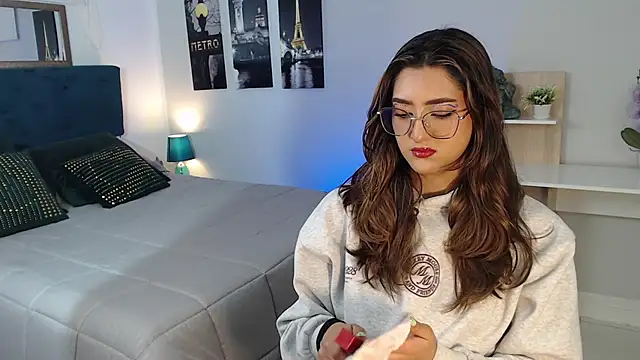 Snapshot of madame_lottie chatting on September 29, 2025, 12:33 pm madame lottie online show from September 29, 2025, 12:33 pm