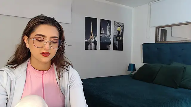 Snapshot of madame_lottie chatting on October 27, 2025, 12:39 pm madame lottie online show from October 27, 2025, 12:39 pm