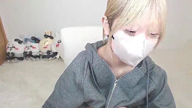 Snapshot of yuna_rin chatting on February 28, 2026, 10:48 am yuna rin online show from February 28, 2026, 10:48 am