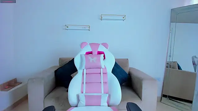 Snapshot of april_smiith chatting on February 24, 2026, 1:23 pm april smiith online show from February 24, 2026, 1:23 pm