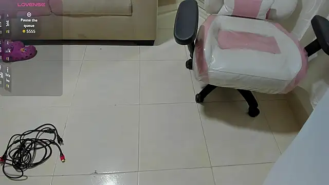 Snapshot of april_smiith chatting on September 24, 2025, 2:51 am april smiith online show from September 24, 2025, 2:51 am