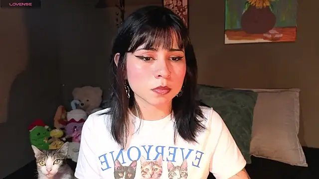 GaiaJoness online show from November 4, 2025, 5:39 pm