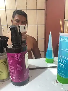 alanjordan100 online show from April 7, 2026, 6:59 am