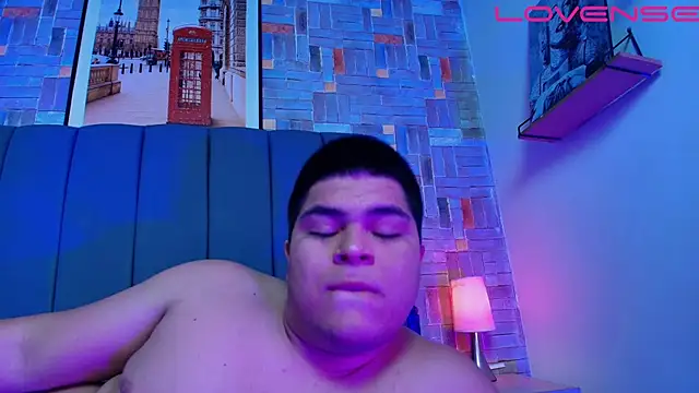 naomi campbel  online show from March 27, 2026, 8:21 pm