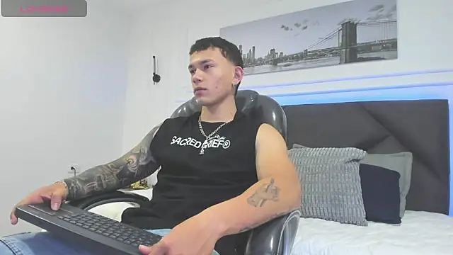 Snapshot of Thomas_moon chatting on February 20, 2026, 1:02 pm Thomas moon online show from February 20, 2026, 1:02 pm