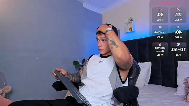 Snapshot of Thomas_moon chatting on November 4, 2025, 11:25 am Thomas moon online show from November 4, 2025, 11:25 am