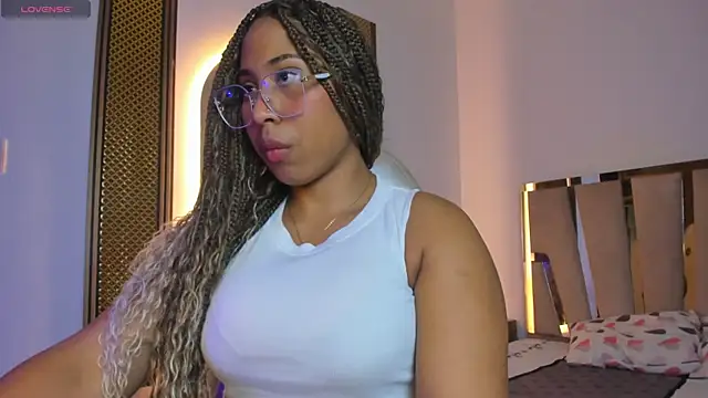 Elowen Clark online show from February 10, 2026, 7:46 pm