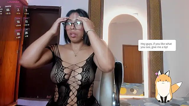 Elowen Clark online show from December 14, 2025, 7:30 pm