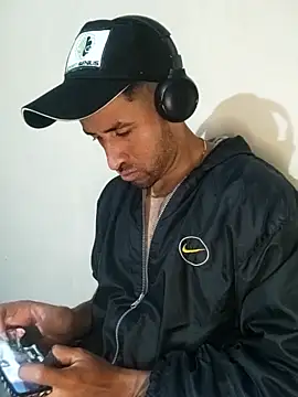 Alexsexygamer online show from November 6, 2025, 12:42 pm