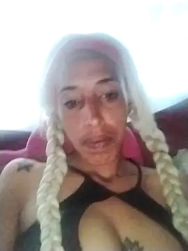 catrina love online show from September 22, 2025, 10:27 pm