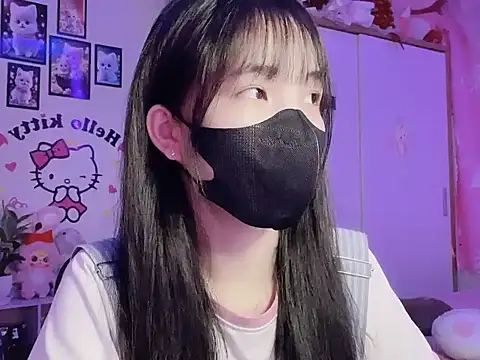 keelinnn19 online show from October 30, 2025, 10:57 am