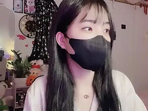 keelinnn19 online show from October 29, 2025, 9:58 pm