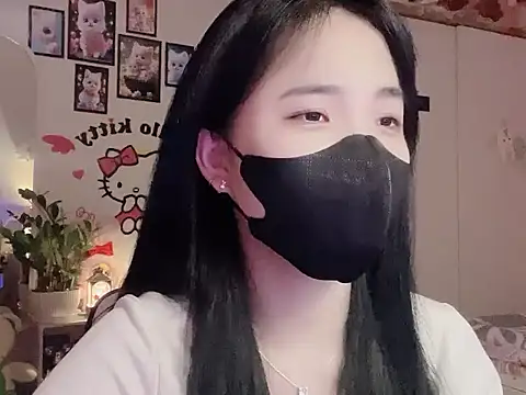 keelinnn19 online show from November 23, 2025, 6:29 pm