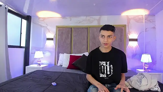 NickandAbby  online show from April 7, 2026, 7:15 pm