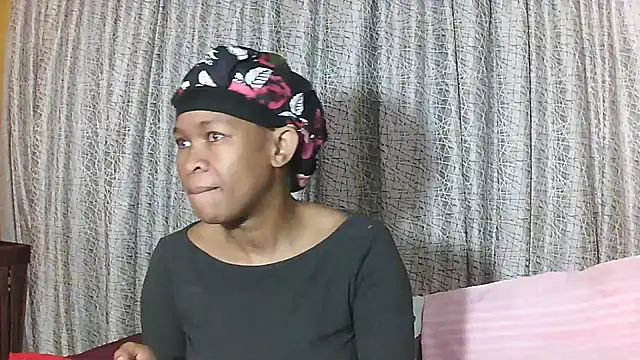 KittyMilfx3 online show from October 2, 2025, 8:18 am