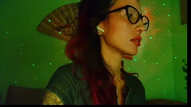 KiotoShine online show from November 15, 2025, 7:40 pm