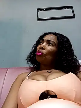 SEXYMOANSXX online show from April 1, 2026, 11:22 am