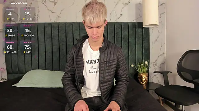 nicktorn online show from November 17, 2025, 11:58 am