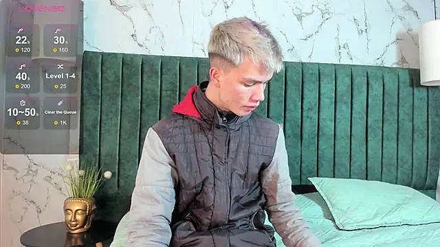 nicktorn online show from October 30, 2025, 12:47 pm