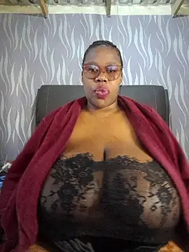 BoobsQueen46K online show from May 27, 2026, 11:50 am