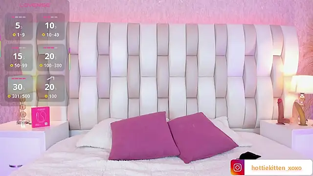 Snapshot of Viollet_xoxo chatting on February 2, 2026, 7:46 pm Viollet xoxo online show from February 2, 2026, 7:46 pm