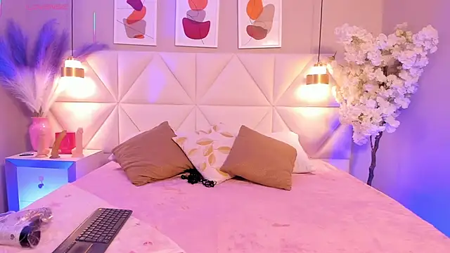 Snapshot of Viollet_xoxo chatting on October 22, 2025, 3:28 am Viollet xoxo online show from October 22, 2025, 3:28 am