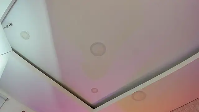 Snapshot of Viollet_xoxo chatting on February 16, 2026, 7:45 pm Viollet xoxo online show from February 16, 2026, 7:45 pm