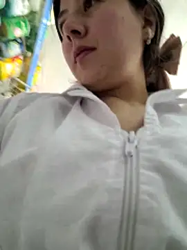 Sophie del Castillo online show from June 11, 2026, 6:27 pm