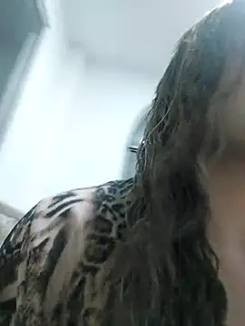 Snapshot of CataRicci chatting on November 27, 2025, 10:37 am CataRicci online show from November 27, 2025, 10:37 am