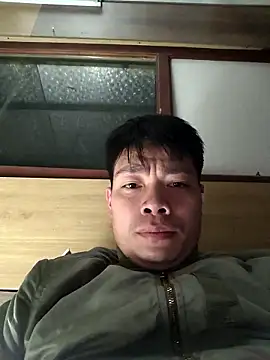 PhongTranHN1 online show from January 11, 2026, 4:47 pm