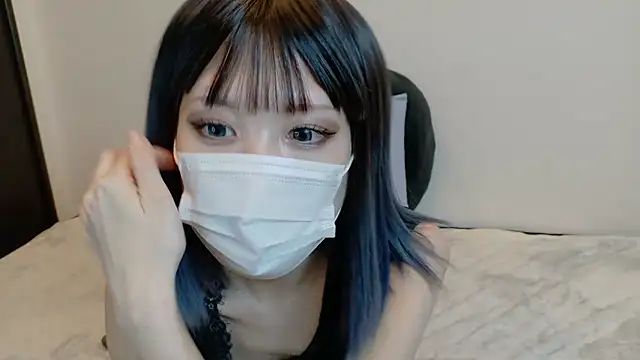 sarina at online show from April 17, 2026, 9:45 am