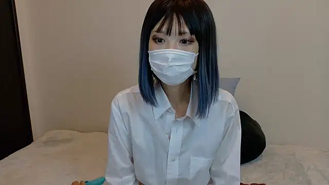 sarina at online show from October 15, 2025, 9:28 am