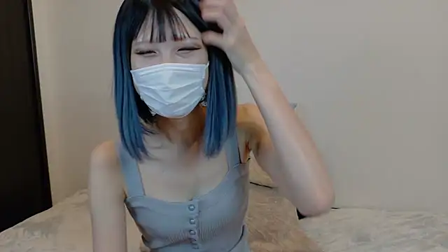 sarina at online show from November 3, 2025, 4:28 am