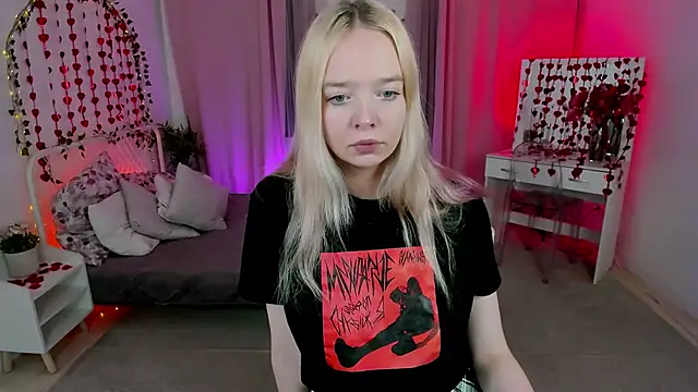 Snapshot of BellaMontgomery chatting on February 10, 2026, 1:10 pm BellaMontgomery online show from February 10, 2026, 1:10 pm