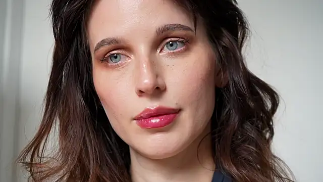 ellaa91 online show from November 7, 2025, 5:50 pm