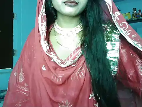 ROSE GOLDE online show from June 14, 2026, 9:54 am