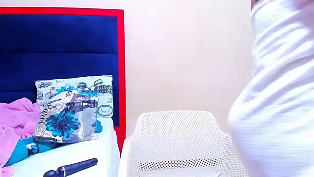 Snapshot of CouplesX96xx chatting on February 19, 2026, 7:27 am CouplesX96xx online show from February 19, 2026, 7:27 am