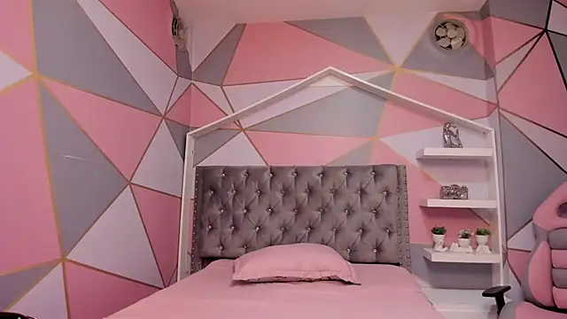 BabyAngel18  online show from November 5, 2025, 3:20 am