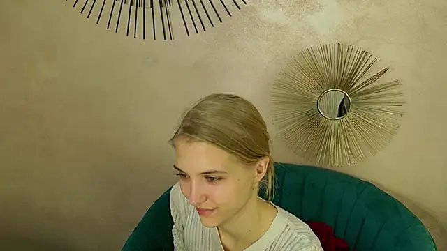 4example Chloe online show from March 27, 2026, 5:38 am