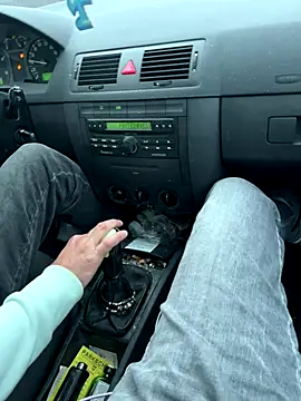 Dodxx77 online show from September 28, 2025, 4:58 pm