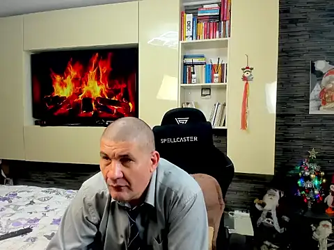 SpartacusDaddy48 online show from February 17, 2026, 5:21 pm