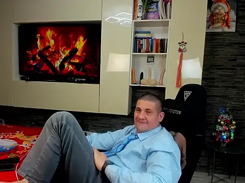 SpartacusDaddy48 online show from January 10, 2026, 11:33 pm