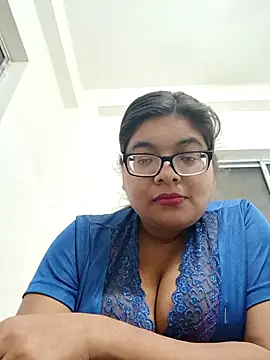 Elie couple143 online show from January 12, 2026, 7:20 pm