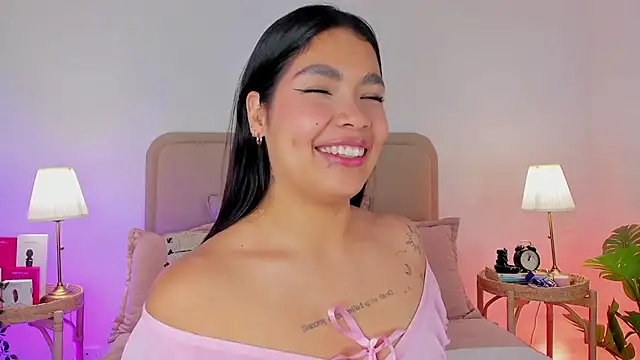 Cutie Riley online show from September 15, 2025, 1:44 pm