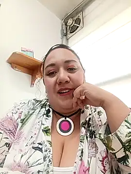 Caroomoom27 online show from September 18, 2025, 5:49 pm