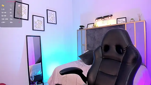 Azurra amatto2 online show from February 9, 2026, 9:02 pm