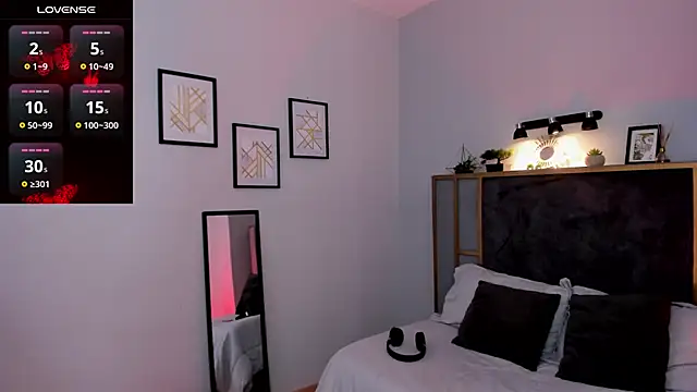 Azurra amatto2 online show from April 7, 2026, 8:32 pm