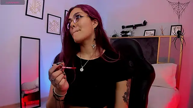 Azurra amatto2 online show from May 21, 2026, 9:01 pm