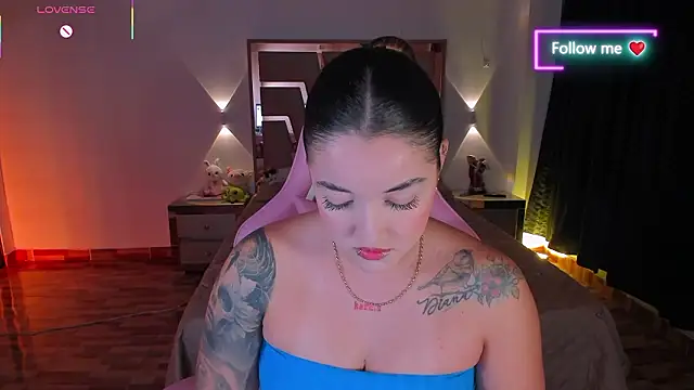 Snapshot of lunaarose chatting on February 3, 2026, 3:37 am lunaarose online show from February 3, 2026, 3:37 am