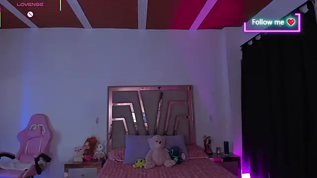 Snapshot of lunaarose chatting on February 27, 2026, 3:07 am lunaarose online show from February 27, 2026, 3:07 am